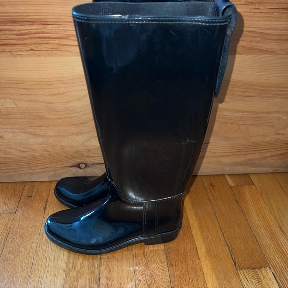 Coach Tall Rubber Rain Boots Black w/ Gold Rivets Size 6.  Great condition - Picture 1 of 7